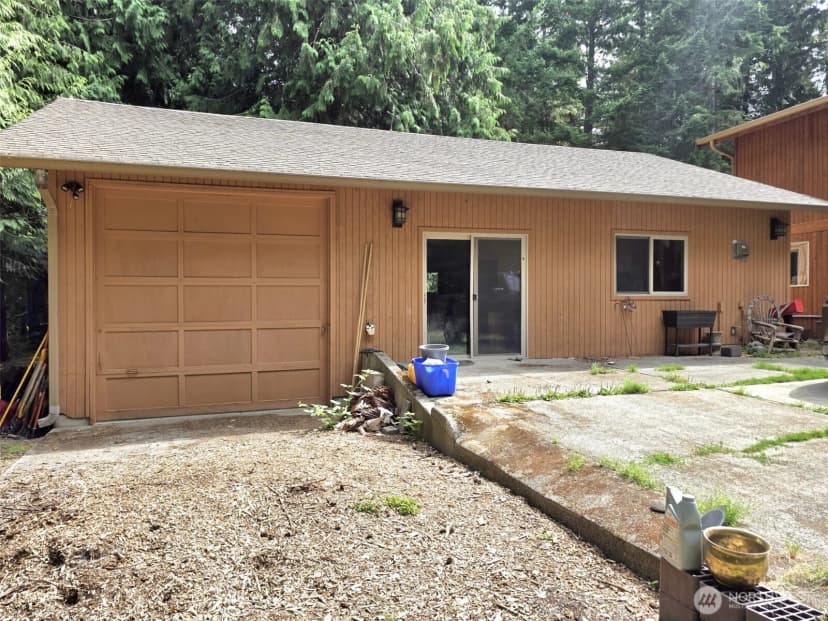 Property photo for 6136 Puget Beach Road Ne, Olympia photo 22