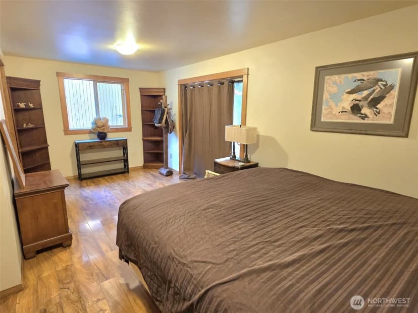 Property photo for 6136 Puget Beach Road Ne, Olympia photo 12