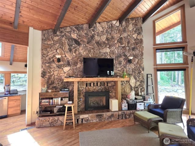 Property photo for 6136 Puget Beach Road Ne, Olympia photo 5
