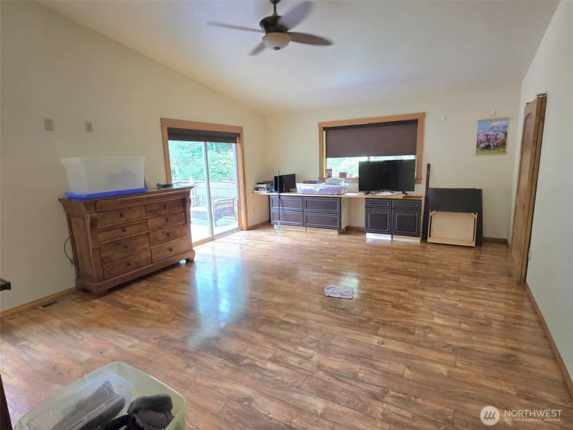 Property photo for 6136 Puget Beach Road Ne, Olympia photo 18