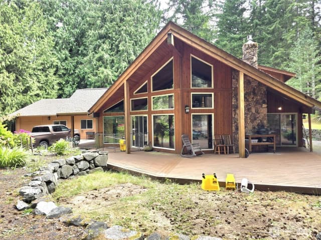 Property photo for 6136 Puget Beach Road Ne, Olympia