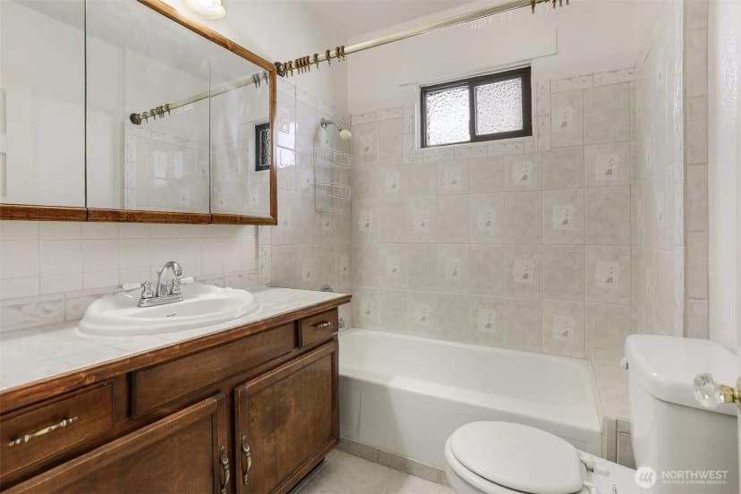 Property photo for 4022 Woodland Park Avenue N, Seattle photo 14