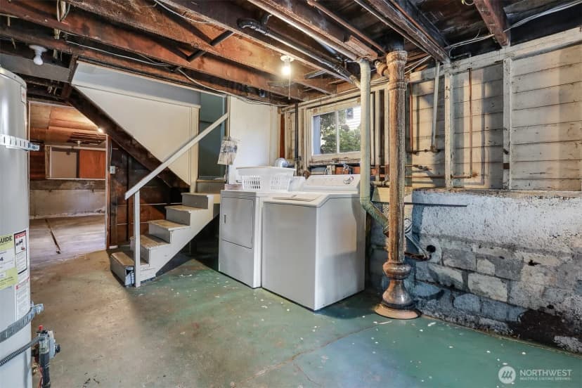 Property photo for 4022 Woodland Park Avenue N, Seattle photo 28