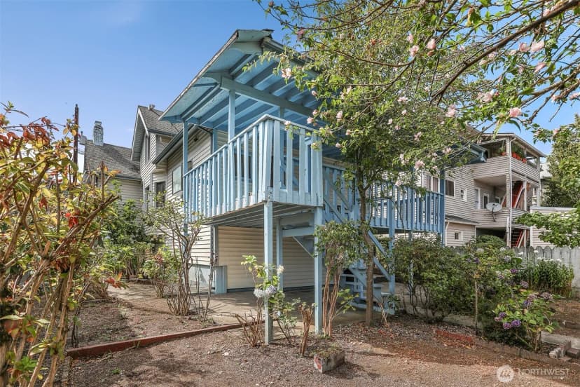 Property photo for 4022 Woodland Park Avenue N, Seattle photo 34