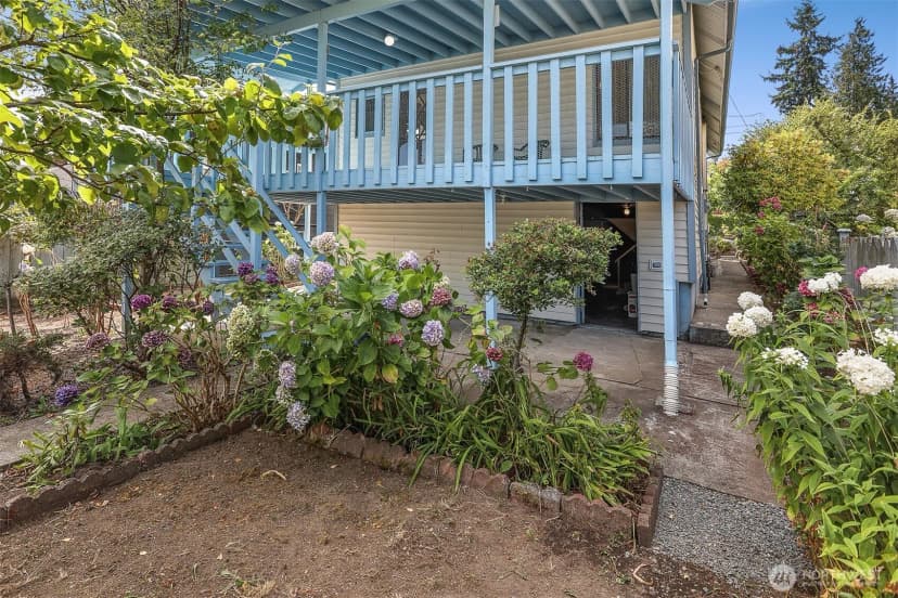 Property photo for 4022 Woodland Park Avenue N, Seattle photo 33