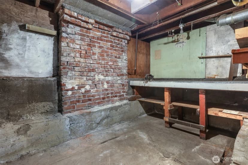 Property photo for 4022 Woodland Park Avenue N, Seattle photo 29