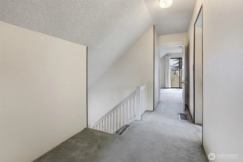 Property photo for 4022 Woodland Park Avenue N, Seattle photo 17