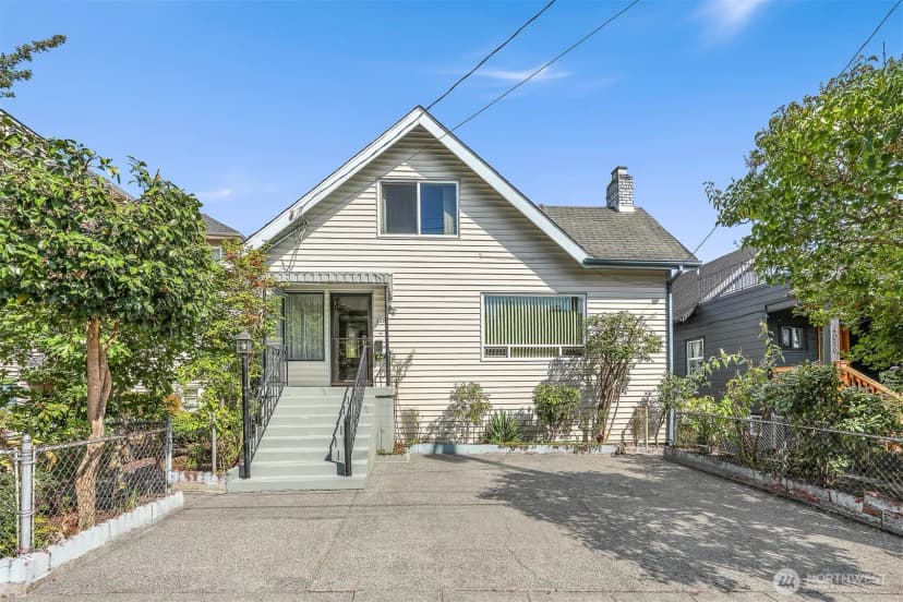 Property photo for 4022 Woodland Park Avenue N, Seattle photo 37