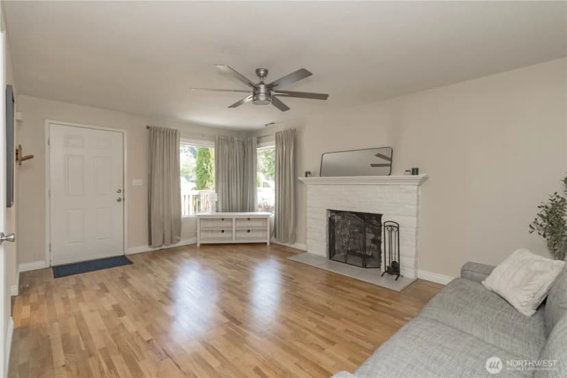Property photo for 8317 Wolcott Avenue S, Seattle photo 7