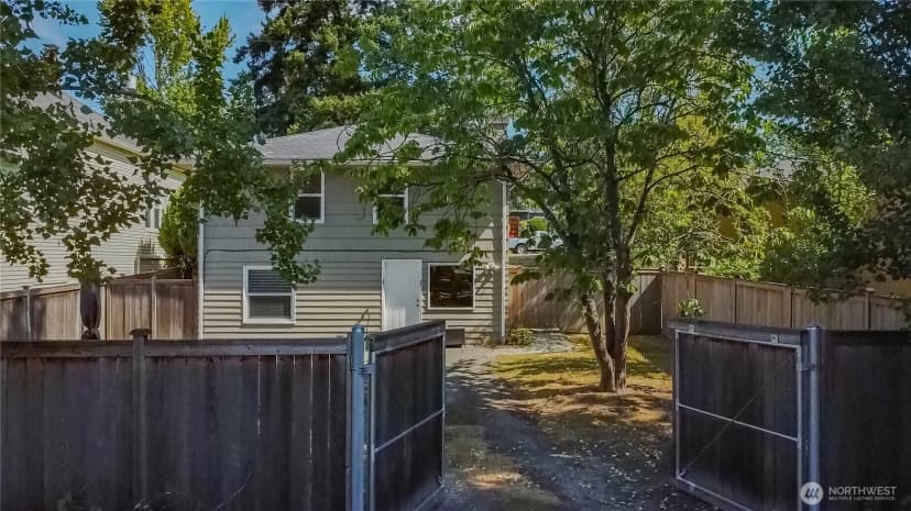 Property photo for 8317 Wolcott Avenue S, Seattle photo 32