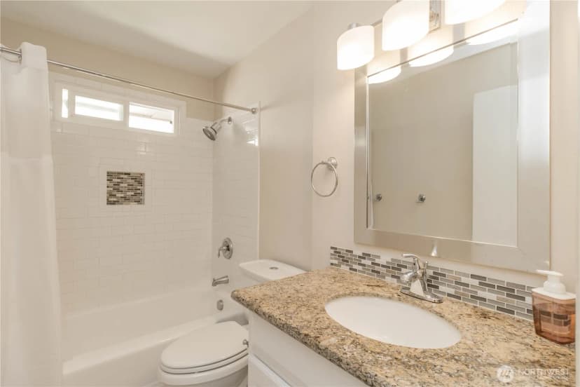 Property photo for 8317 Wolcott Avenue S, Seattle photo 15