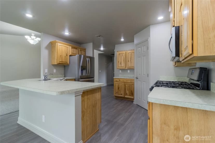 Property photo for 739 Se Songbird Lane, College Place photo 8