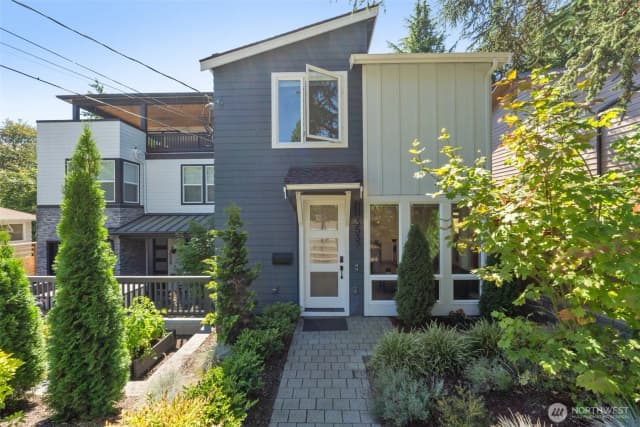 Property photo for 3537 Ne 93rd Street, Seattle