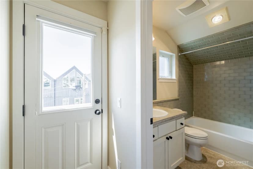 Property photo for 1125 24th Avenue S, Seattle photo 28