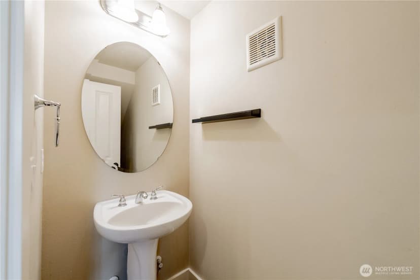 Property photo for 1125 24th Avenue S, Seattle photo 19