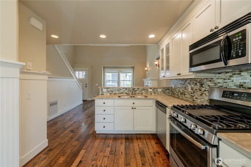 Property photo for 1125 24th Avenue S, Seattle photo 11