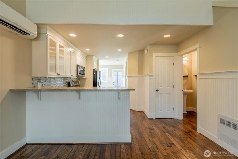 Property photo for 1125 24th Avenue S, Seattle photo 8