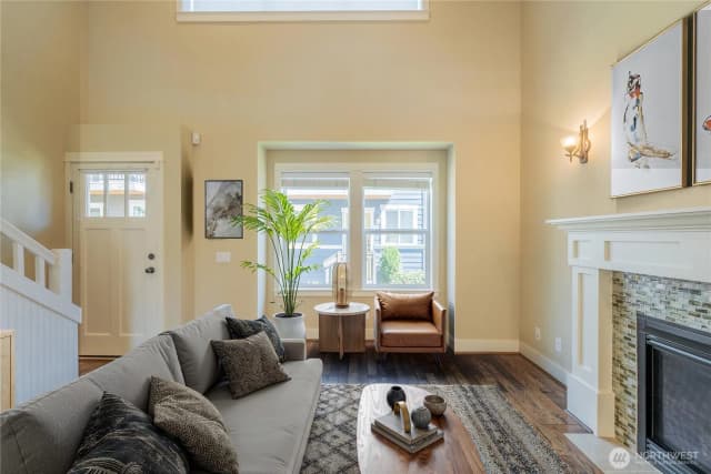 Property photo for 1125 24th Avenue S, Seattle photo 4