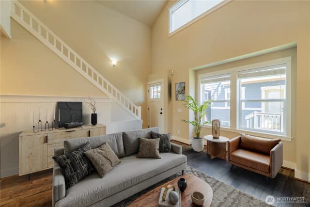 Property photo for 1125 24th Avenue S, Seattle photo 5