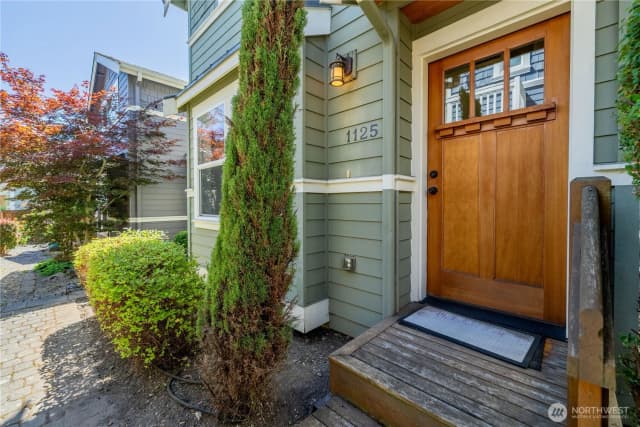Property photo for 1125 24th Avenue S, Seattle photo 2