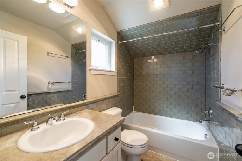 Property photo for 1125 24th Avenue S, Seattle photo 24
