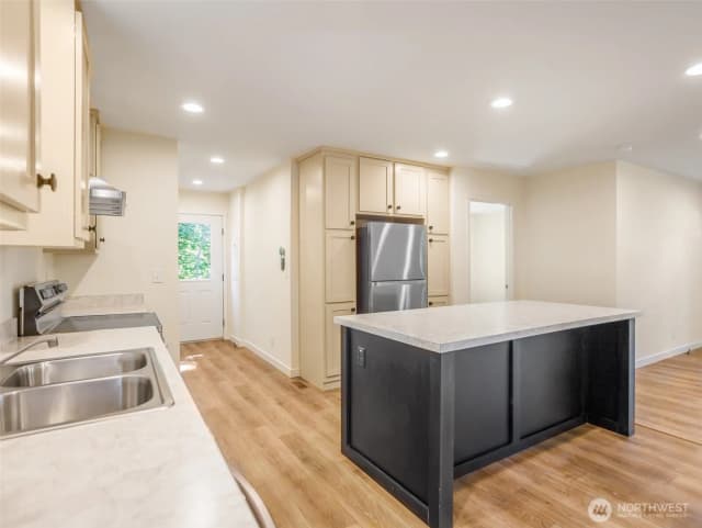 Property photo for 321 E Panorama Drive, Shelton photo 5