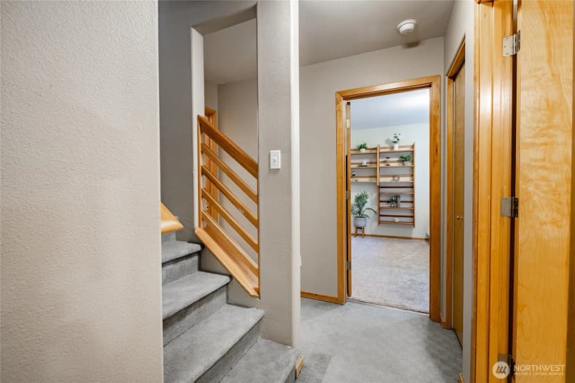 Property photo for 2027 Ponderosa Court, Bellingham photo 27