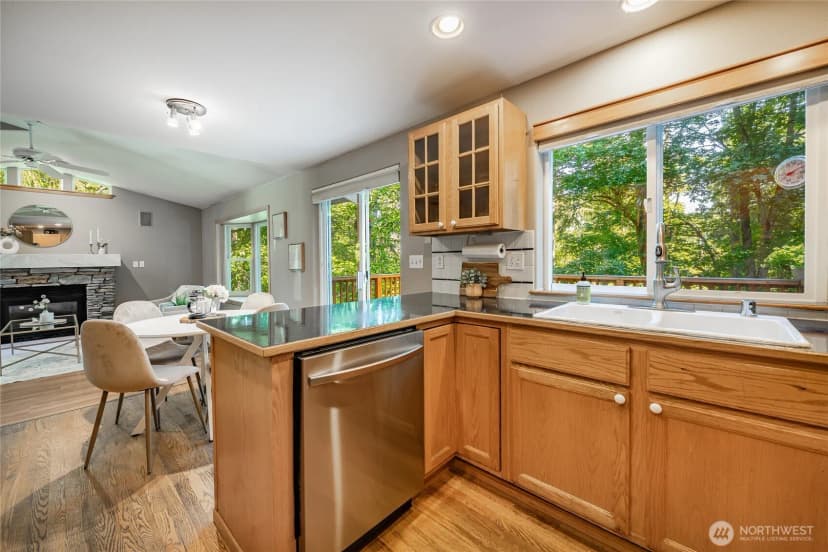Property photo for 2027 Ponderosa Court, Bellingham photo 14