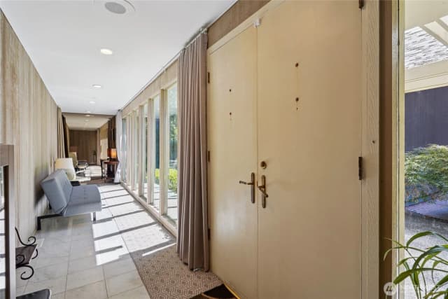 Property photo for 19419 Grannis Road, Bothell photo 3