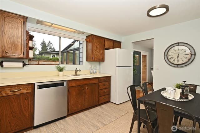 Property photo for 510 Nw 201st Place, Shoreline photo 5
