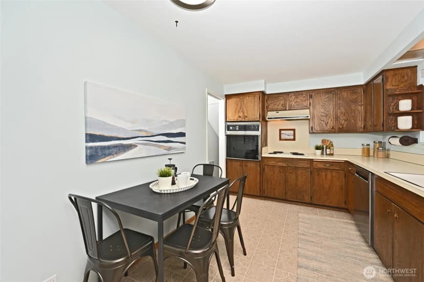 Property photo for 510 Nw 201st Place, Shoreline photo 7