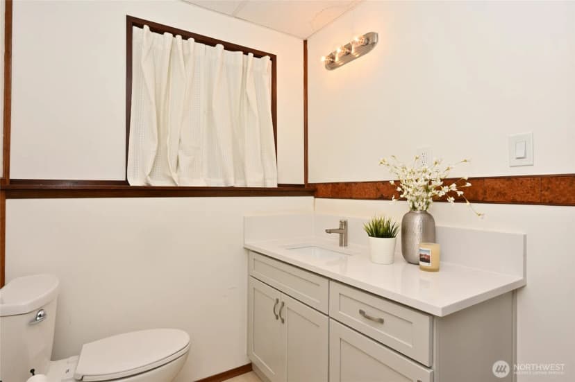 Property photo for 510 Nw 201st Place, Shoreline photo 25