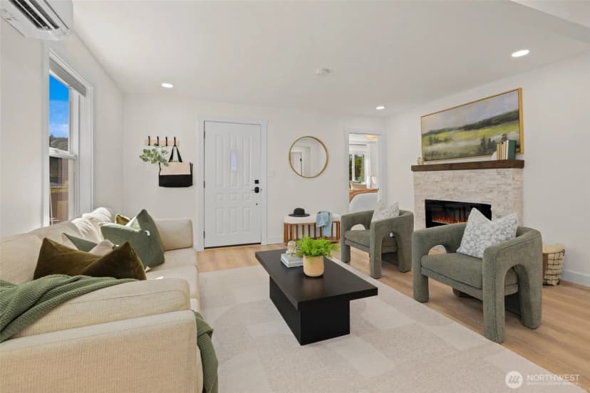 Property photo for 4836 25th Avenue Sw, Seattle photo 4