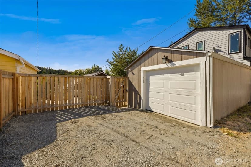 Property photo for 4836 25th Avenue Sw, Seattle photo 34