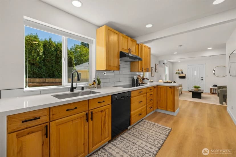 Property photo for 4836 25th Avenue Sw, Seattle photo 13