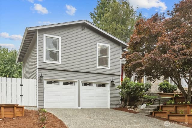 Property photo for 11202 Ne 140th Street, Kirkland photo 2