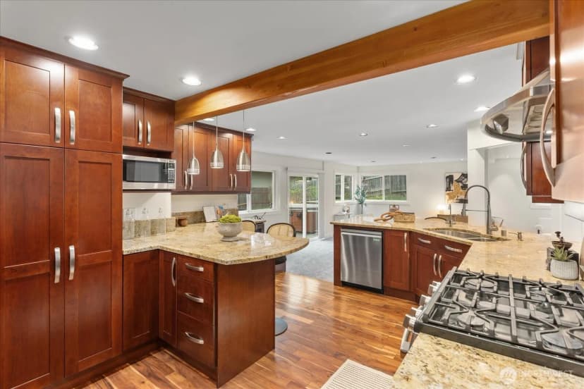 Property photo for 11202 Ne 140th Street, Kirkland photo 9