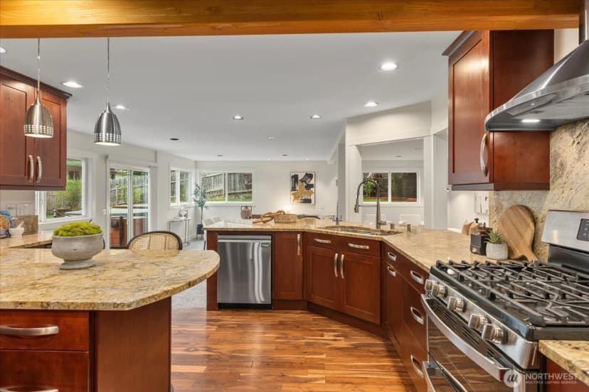 Property photo for 11202 Ne 140th Street, Kirkland photo 8