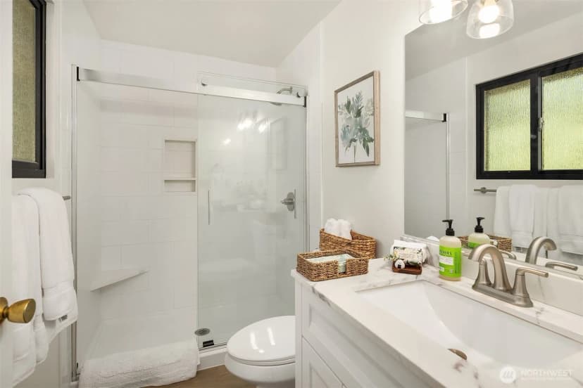 Property photo for 10780 Hyla Avenue Ne, Bainbridge Island photo 21