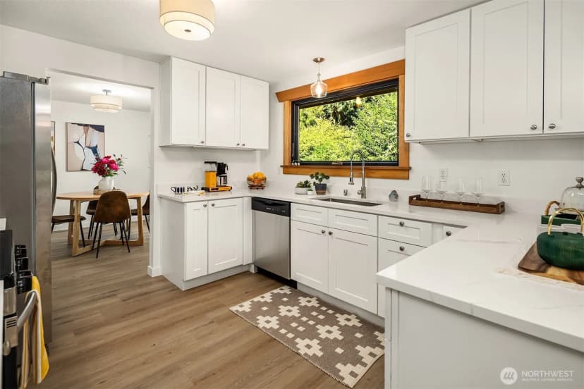 Property photo for 10780 Hyla Avenue Ne, Bainbridge Island photo 12