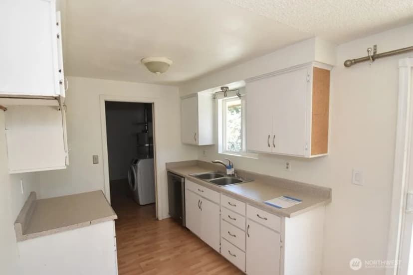 Property photo for 1119 N Viewmont Drive, Mount Vernon photo 8