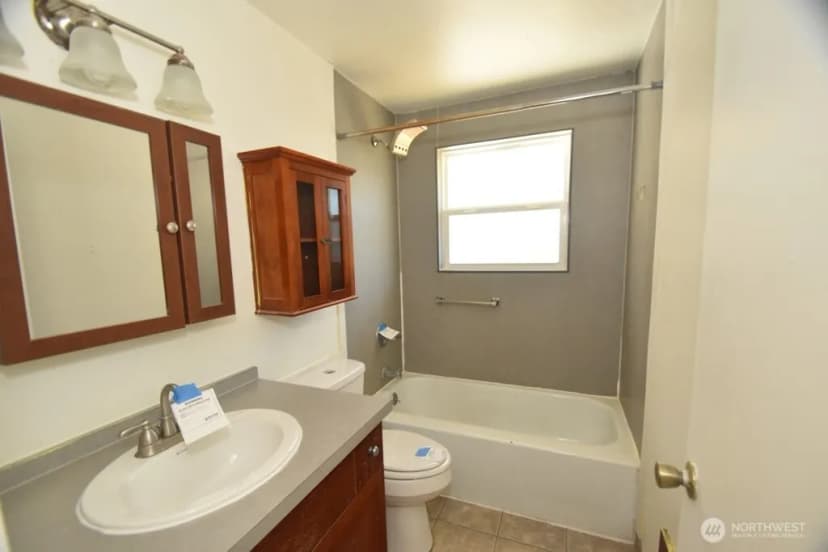 Property photo for 1119 N Viewmont Drive, Mount Vernon photo 17