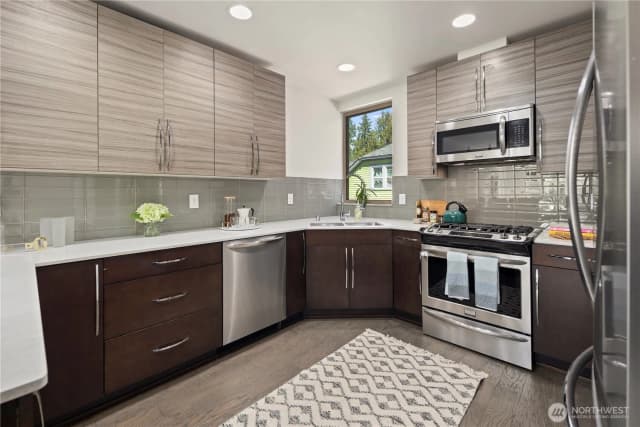 Property photo for 506 N 105th Street, Seattle photo 4