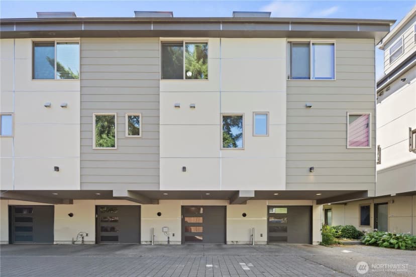 Property photo for 506 N 105th Street, Seattle photo 21