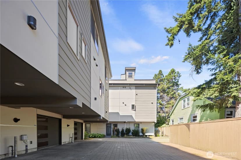 Property photo for 506 N 105th Street, Seattle photo 23