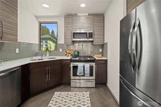 Property photo for 506 N 105th Street, Seattle photo 5