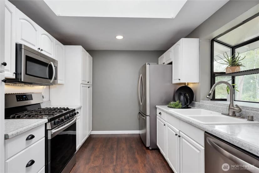 Property photo for 4060 Se Saxon Court, Port Orchard photo 11