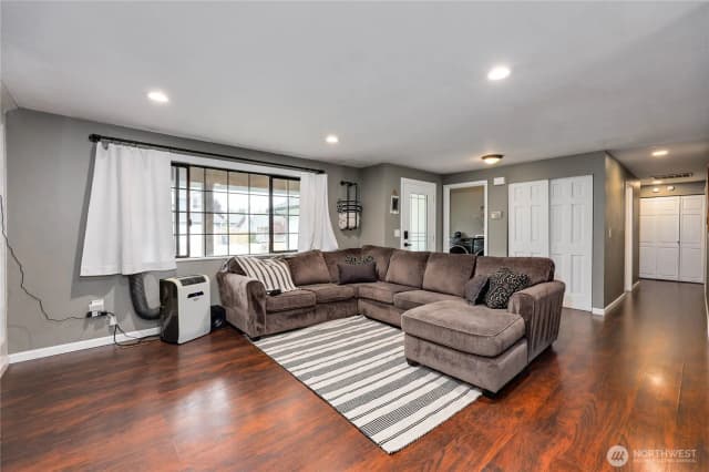 Property photo for 4060 Se Saxon Court, Port Orchard photo 5