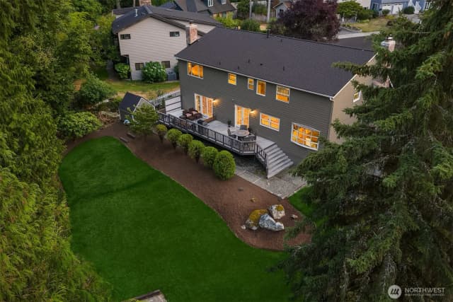 Property photo for 18232 Se 43rd Court, Issaquah photo 4