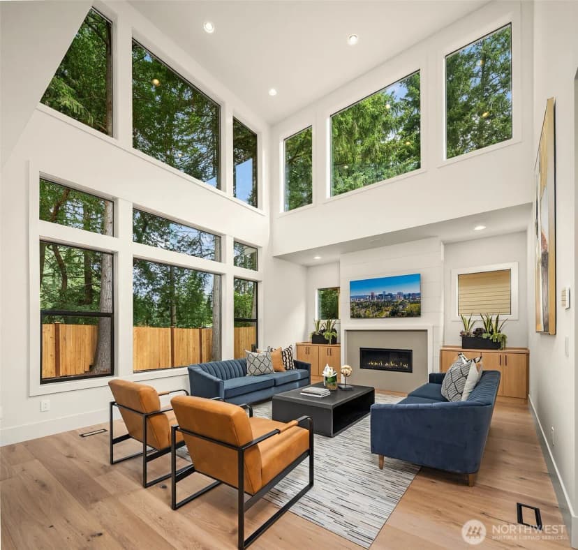 Property photo for 16648 Ne 12th Street, Bellevue photo 2